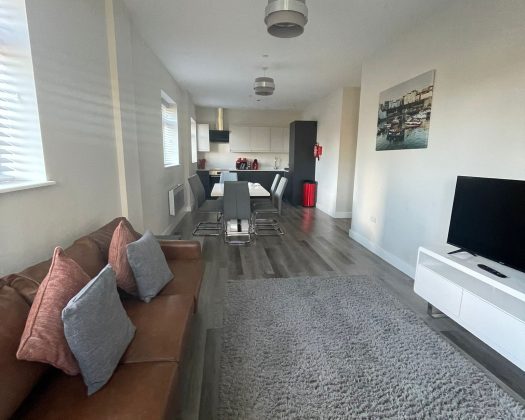 Pembroke Apartments – Apartment 6